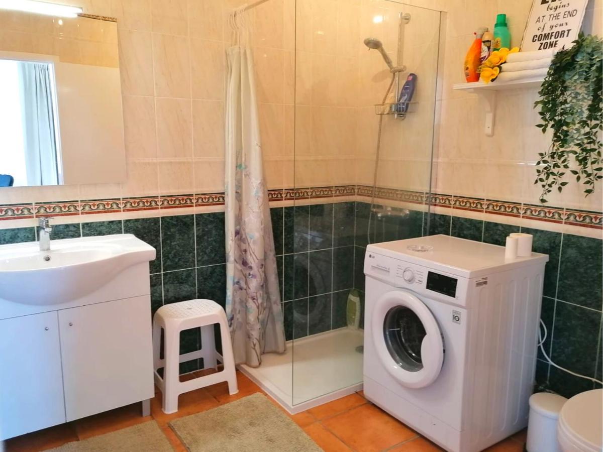 Sweden Apartment - Top Floor One Bedroom With Sea Views - Rs ลากอส ภายนอก รูปภาพ